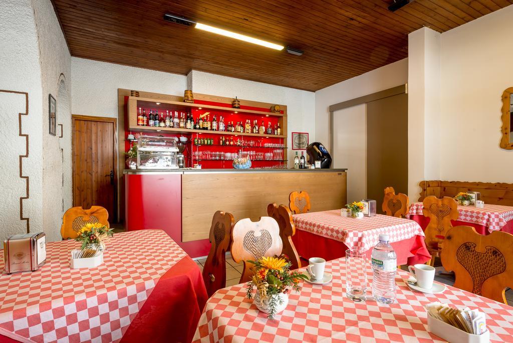 Albergo Altavilla Tirano Kültér fotó