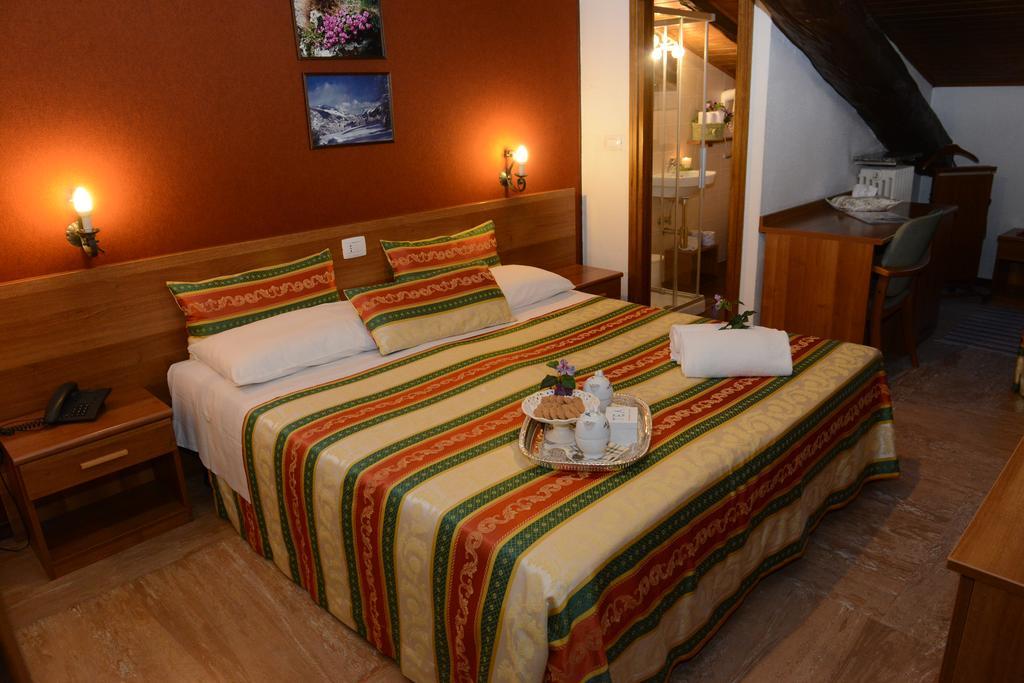 Albergo Altavilla Tirano Kültér fotó