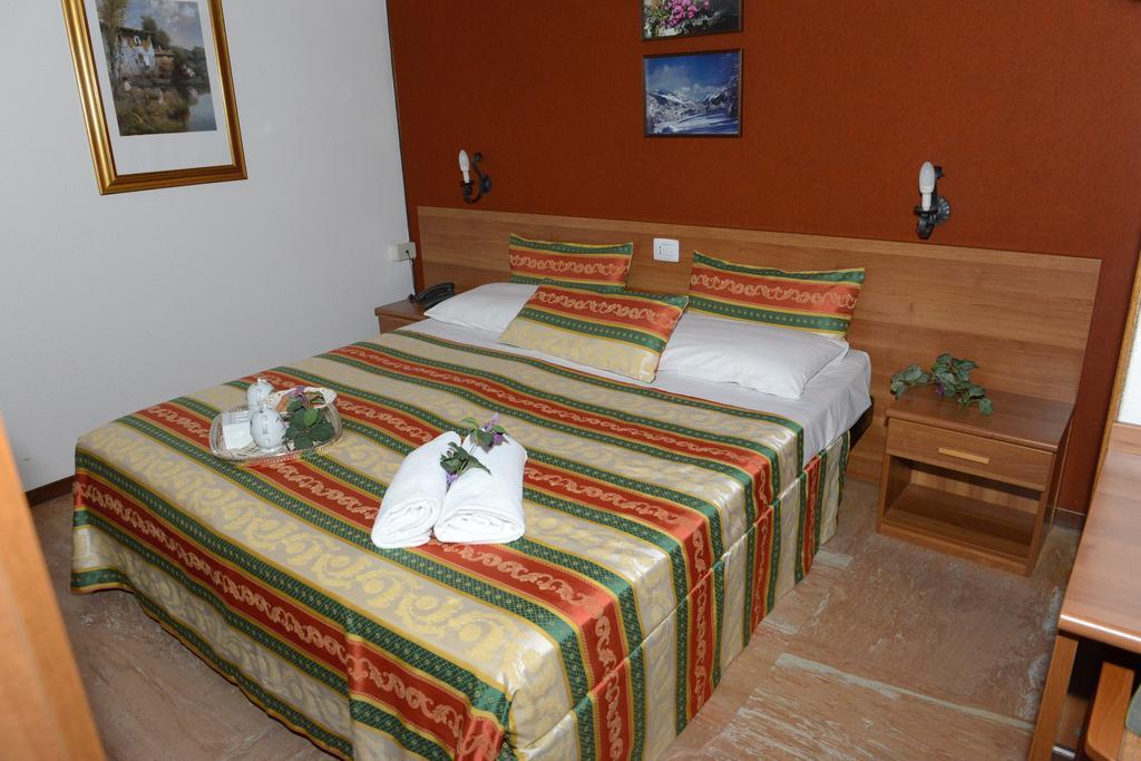 Albergo Altavilla Tirano Kültér fotó