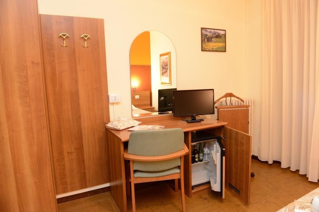 Albergo Altavilla Tirano Kültér fotó