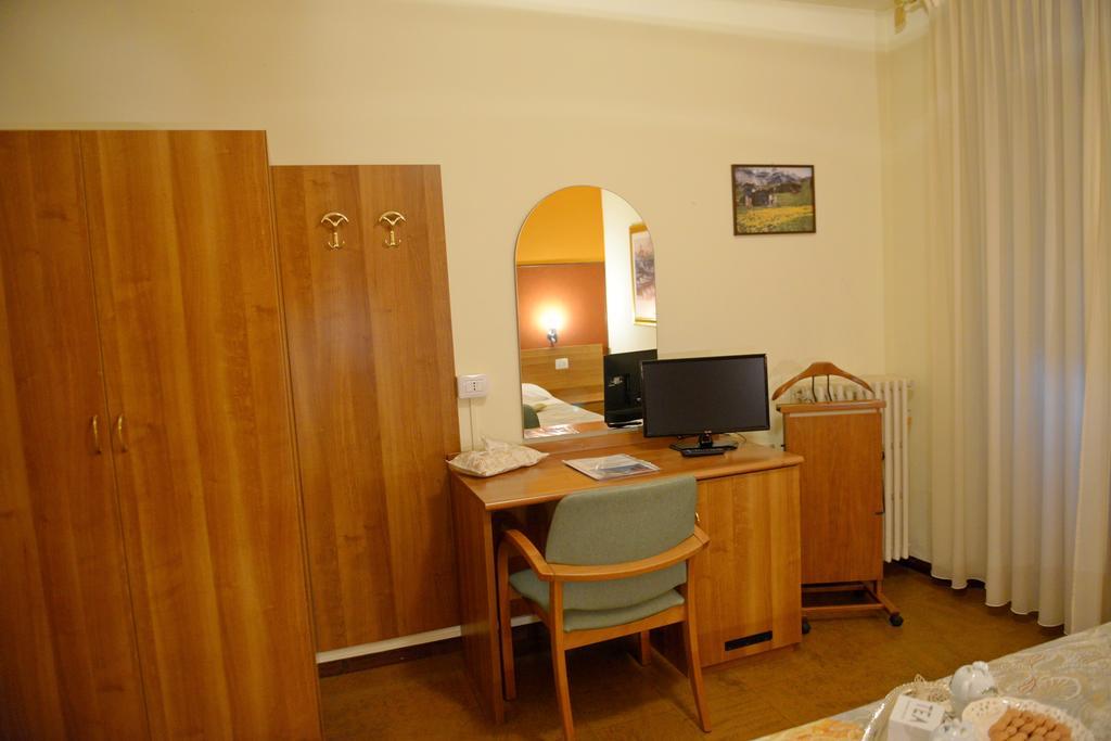 Albergo Altavilla Tirano Kültér fotó