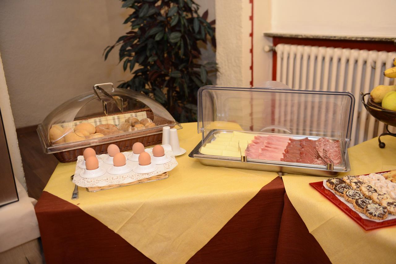 Albergo Altavilla Tirano Kültér fotó